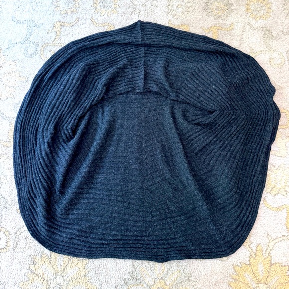 Peruvian Handmade Essential Magic Sweater OS Alpaca Blend Charcoal Grey - Picture 7 of 12